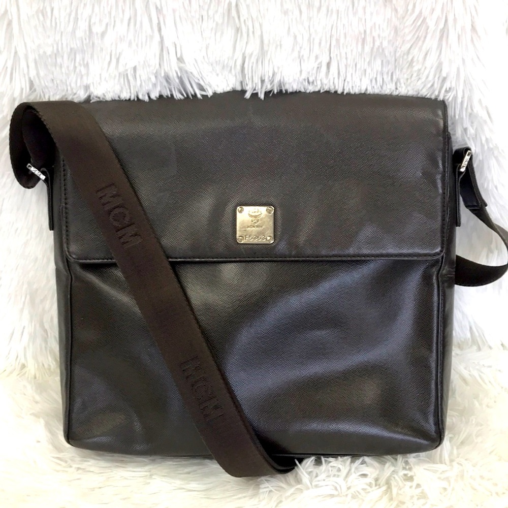 MCM MESSENGER BAG LEATHER GRAIN DRK BROWN  FINAL SALE!! LOWEST PRICE!!
